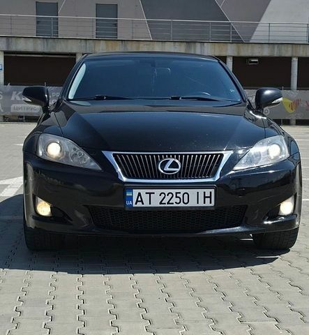 Черный Лексус ИС, объемом двигателя 2.23 л и пробегом 270 тыс. км за 7200 $, фото 1 на Automoto.ua