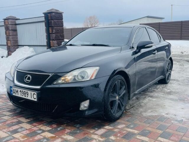 Черный Лексус ИС, объемом двигателя 2.5 л и пробегом 179 тыс. км за 8900 $, фото 1 на Automoto.ua