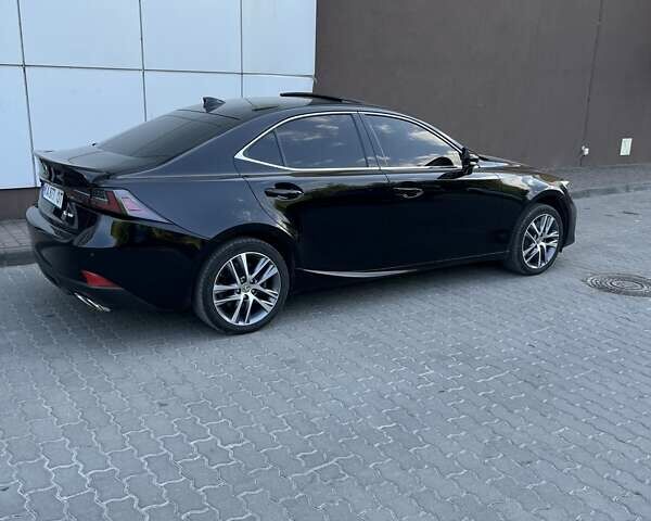 Черный Лексус ИС, объемом двигателя 2 л и пробегом 51 тыс. км за 29200 $, фото 1 на Automoto.ua