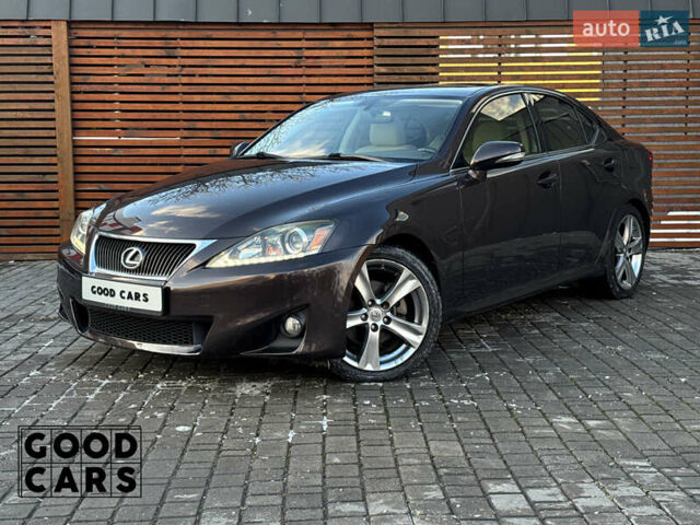 Коричневый Лексус ИС, объемом двигателя 2.5 л и пробегом 124 тыс. км за 15500 $, фото 1 на Automoto.ua