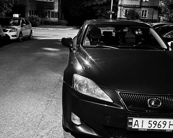 Червоний Лексус ІС, об'ємом двигуна 2.5 л та пробігом 230 тис. км за 8100 $, фото 1 на Automoto.ua