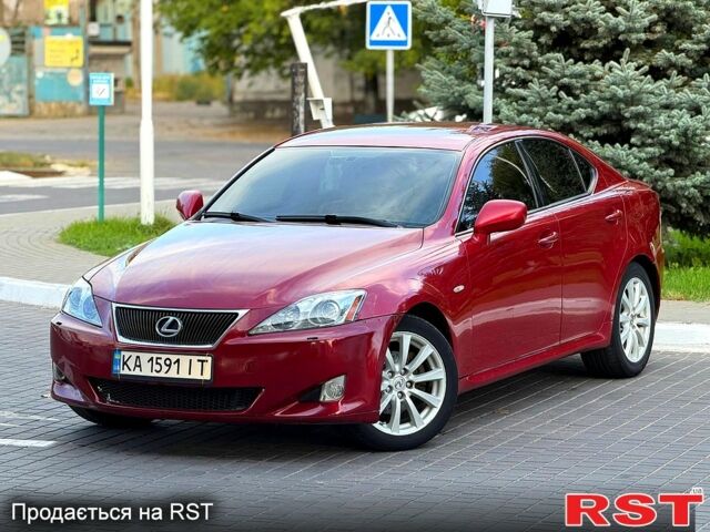 Красный Лексус ИС, объемом двигателя 2.2 л и пробегом 301 тыс. км за 5900 $, фото 1 на Automoto.ua