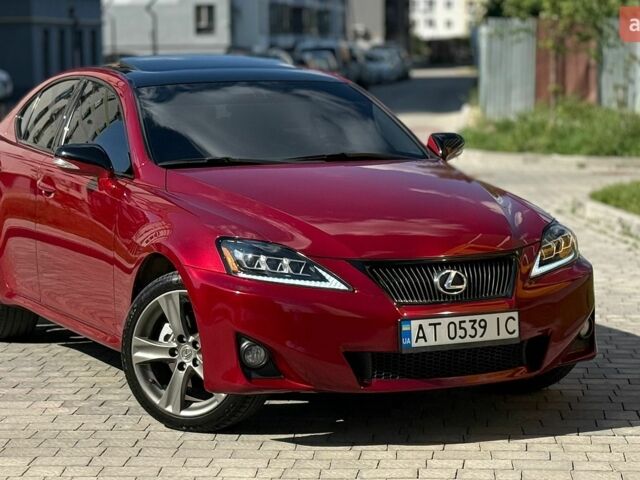 Красный Лексус ИС, объемом двигателя 2.5 л и пробегом 177 тыс. км за 10900 $, фото 1 на Automoto.ua