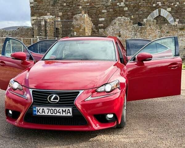 Красный Лексус ИС, объемом двигателя 2 л и пробегом 71 тыс. км за 17901 $, фото 1 на Automoto.ua