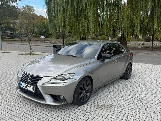 Лексус ІС, об'ємом двигуна 2.49 л та пробігом 194 тис. км за 14700 $, фото 1 на Automoto.ua