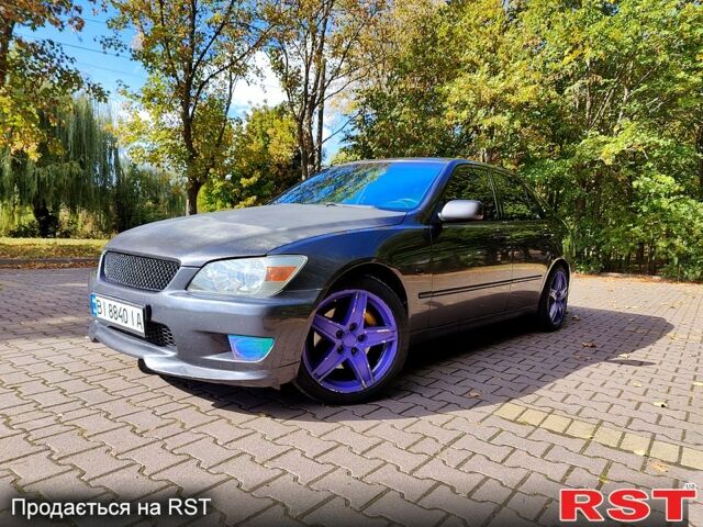 Серый Лексус ИС, объемом двигателя 2 л и пробегом 460 тыс. км за 5100 $, фото 1 на Automoto.ua