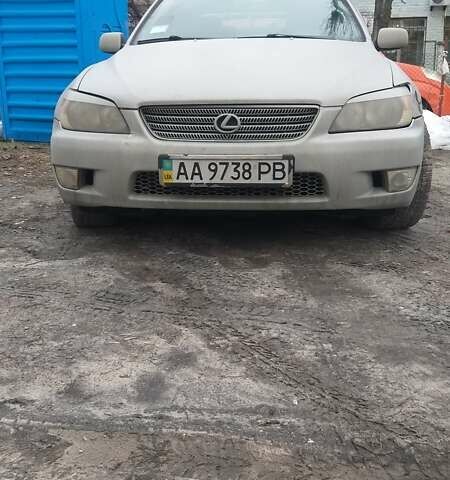 Сірий Лексус ІС, об'ємом двигуна 1.99 л та пробігом 267 тис. км за 3800 $, фото 1 на Automoto.ua