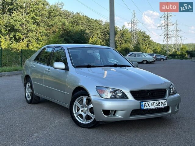 Сірий Лексус ІС, об'ємом двигуна 1.99 л та пробігом 214 тис. км за 4800 $, фото 1 на Automoto.ua