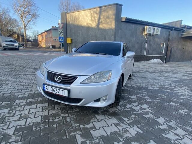 Серый Лексус ИС, объемом двигателя 2.2 л и пробегом 373 тыс. км за 8000 $, фото 1 на Automoto.ua