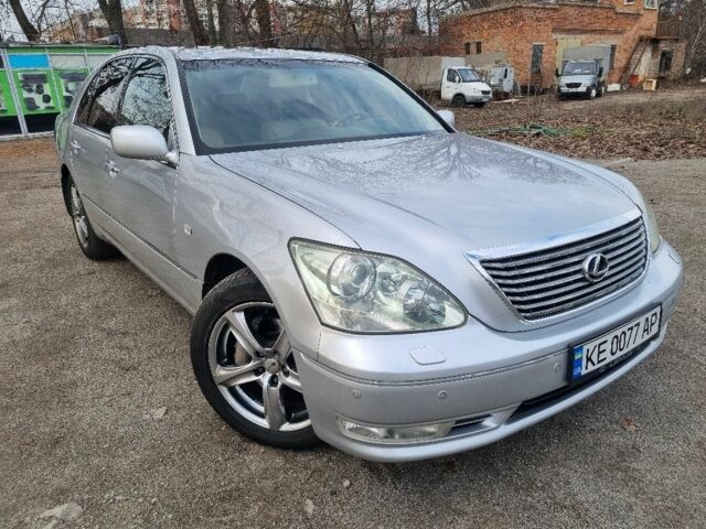 Серый Лексус ИС, объемом двигателя 4.3 л и пробегом 259 тыс. км за 6700 $, фото 1 на Automoto.ua