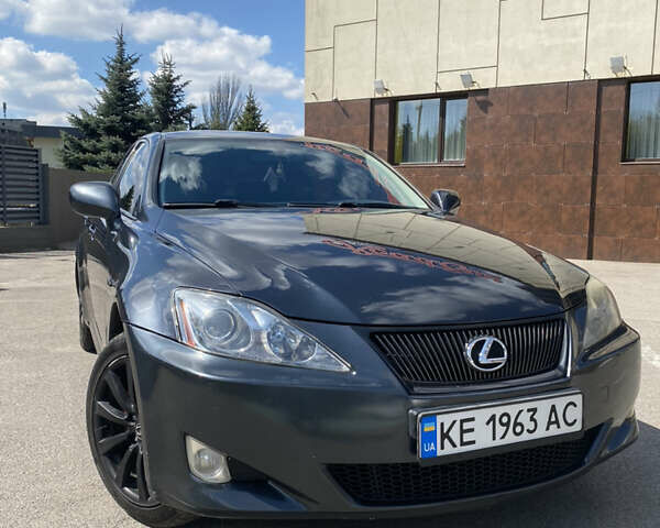 Серый Лексус ИС, объемом двигателя 2.23 л и пробегом 300 тыс. км за 8000 $, фото 1 на Automoto.ua