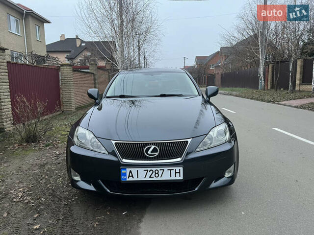 Серый Лексус ИС, объемом двигателя 2.5 л и пробегом 165 тыс. км за 9499 $, фото 1 на Automoto.ua