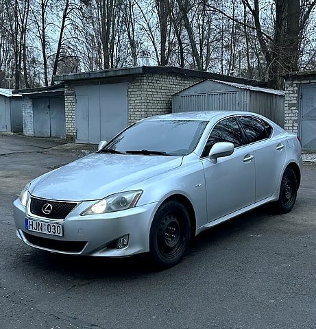 Сірий Лексус ІС, об'ємом двигуна 2.2 л та пробігом 234 тис. км за 3700 $, фото 1 на Automoto.ua