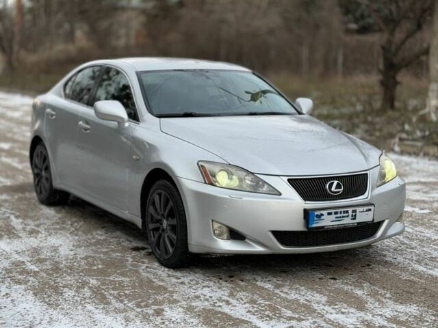Сірий Лексус ІС, об'ємом двигуна 2.2 л та пробігом 350 тис. км за 4300 $, фото 1 на Automoto.ua