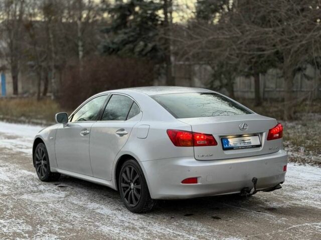 Сірий Лексус ІС, об'ємом двигуна 2.2 л та пробігом 350 тис. км за 4400 $, фото 1 на Automoto.ua