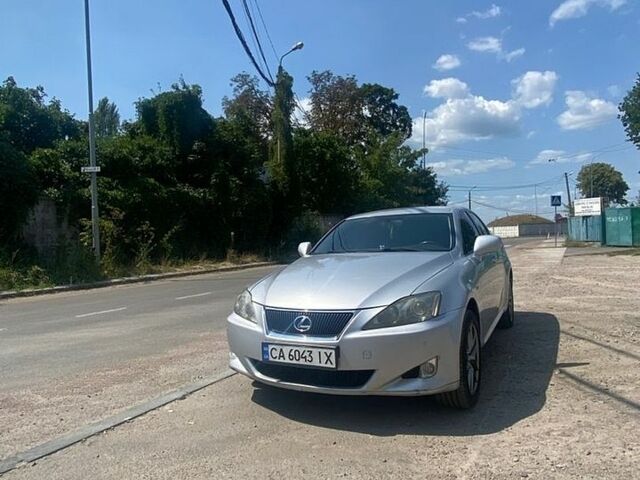 Сірий Лексус ІС, об'ємом двигуна 2.23 л та пробігом 300 тис. км за 5600 $, фото 1 на Automoto.ua