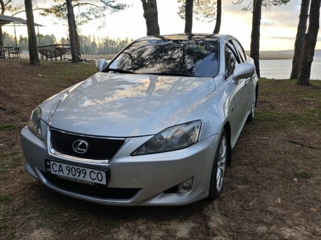Сірий Лексус ІС, об'ємом двигуна 2.2 л та пробігом 230 тис. км за 8500 $, фото 1 на Automoto.ua