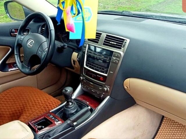 Сірий Лексус ІС, об'ємом двигуна 2.2 л та пробігом 320 тис. км за 8200 $, фото 1 на Automoto.ua
