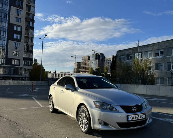 Лексус ИС 2007 в Киеве на Automoto.ua Серый Лексус ИС, объемом двигателя 2.5 л и пробегом 285 тыс. км за 9500 $, фото 1 на Automoto.ua