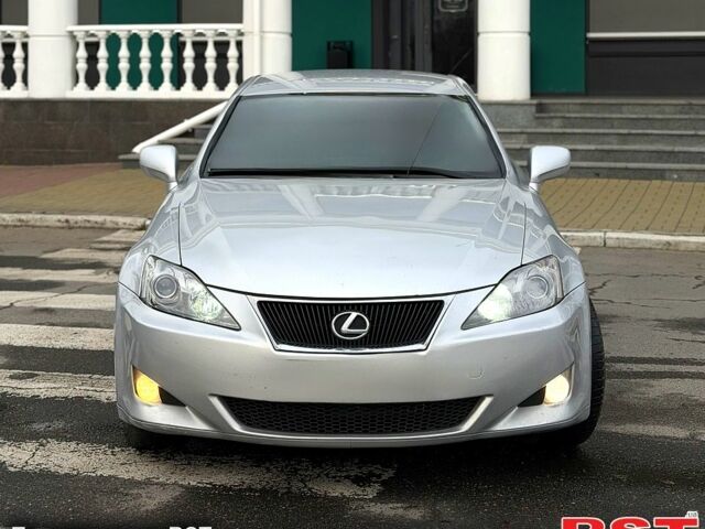 Серый Лексус ИС, объемом двигателя 2.2 л и пробегом 255 тыс. км за 7100 $, фото 1 на Automoto.ua