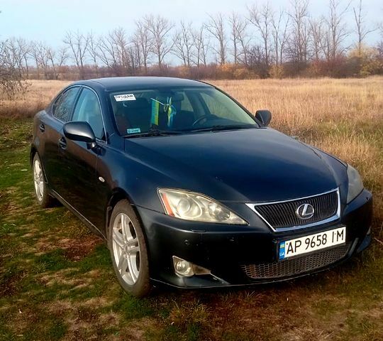 Сірий Лексус ІС, об'ємом двигуна 2.2 л та пробігом 215 тис. км за 8700 $, фото 1 на Automoto.ua