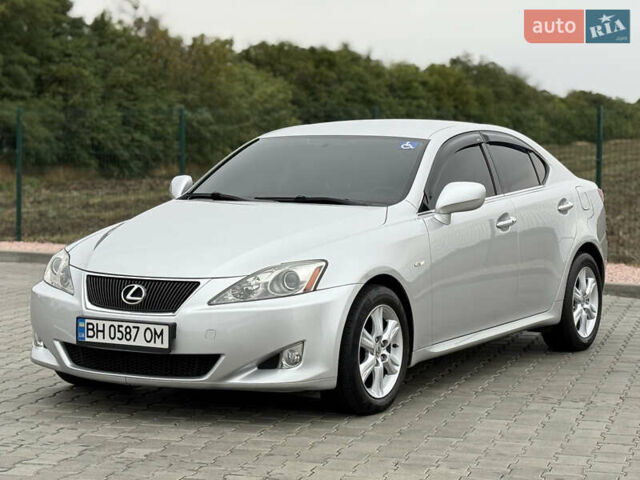 Серый Лексус ИС, объемом двигателя 2.5 л и пробегом 200 тыс. км за 8000 $, фото 1 на Automoto.ua