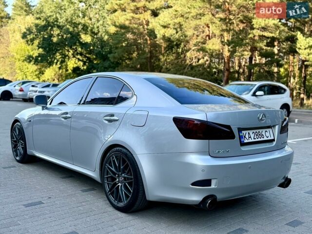 Серый Лексус ИС, объемом двигателя 3 л и пробегом 290 тыс. км за 9700 $, фото 1 на Automoto.ua