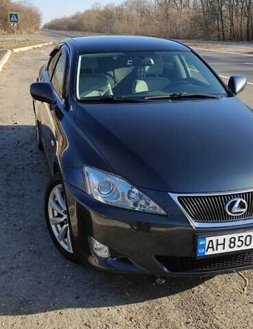 Сірий Лексус ІС, об'ємом двигуна 2.2 л та пробігом 290 тис. км за 9000 $, фото 1 на Automoto.ua