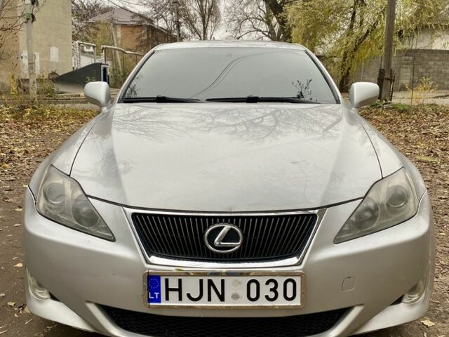 Серый Лексус ИС, объемом двигателя 2.2 л и пробегом 340 тыс. км за 4700 $, фото 1 на Automoto.ua