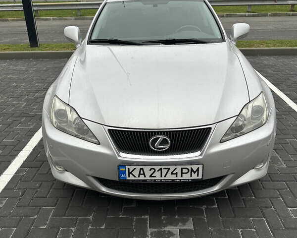 Сірий Лексус ІС, об'ємом двигуна 3 л та пробігом 166 тис. км за 10900 $, фото 1 на Automoto.ua
