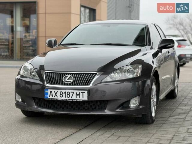Сірий Лексус ІС, об'ємом двигуна 2.5 л та пробігом 182 тис. км за 9200 $, фото 1 на Automoto.ua