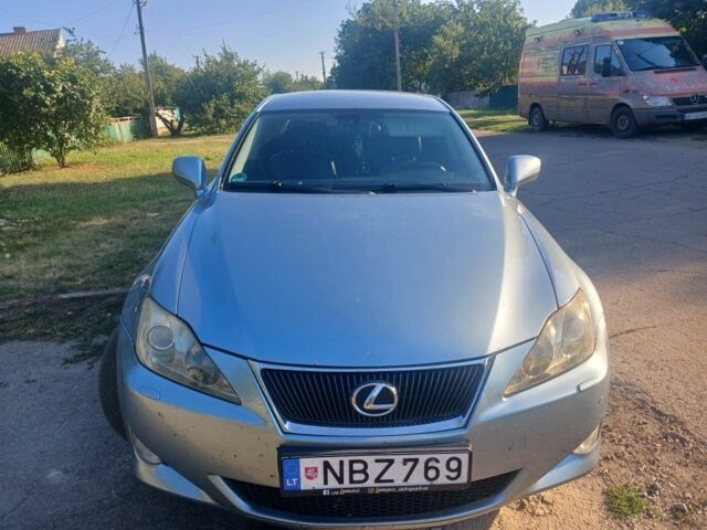 Сірий Лексус ІС, об'ємом двигуна 2 л та пробігом 338 тис. км за 4702 $, фото 1 на Automoto.ua