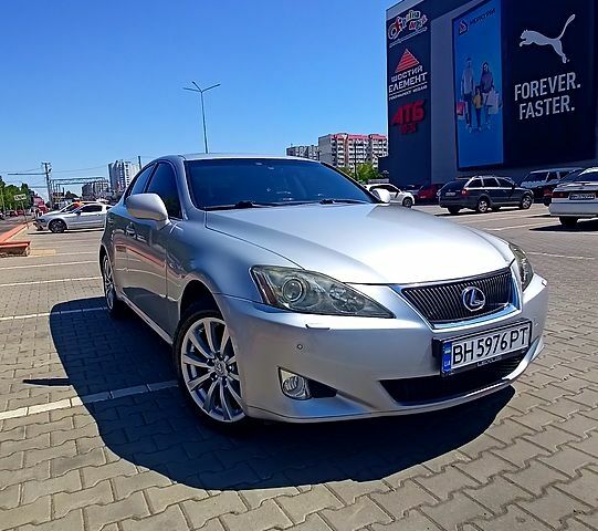 Сірий Лексус ІС, об'ємом двигуна 2.5 л та пробігом 290 тис. км за 8800 $, фото 1 на Automoto.ua