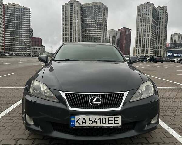 Сірий Лексус ІС, об'ємом двигуна 2.5 л та пробігом 150 тис. км за 11100 $, фото 1 на Automoto.ua