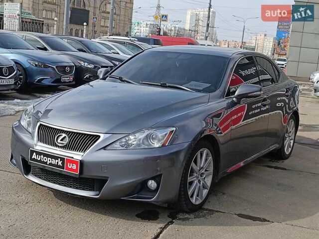 Серый Лексус ИС, объемом двигателя 2.5 л и пробегом 170 тыс. км за 10990 $, фото 1 на Automoto.ua
