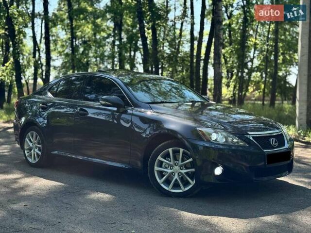 Серый Лексус ИС, объемом двигателя 2.5 л и пробегом 175 тыс. км за 9750 $, фото 1 на Automoto.ua