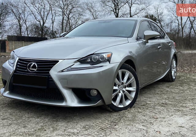 Сірий Лексус ІС, об'ємом двигуна 2.5 л та пробігом 77 тис. км за 17300 $, фото 1 на Automoto.ua