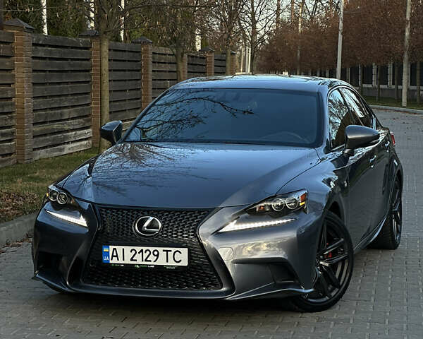 Серый Лексус ИС, объемом двигателя 2.5 л и пробегом 190 тыс. км за 15500 $, фото 1 на Automoto.ua