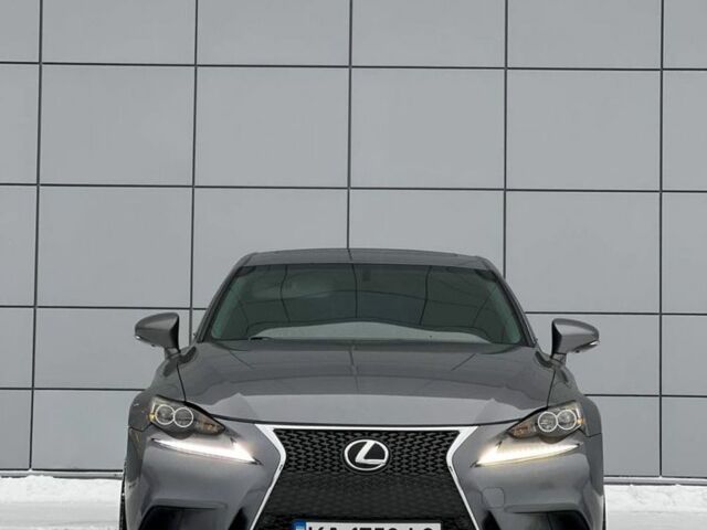 Сірий Лексус ІС, об'ємом двигуна 2.5 л та пробігом 210 тис. км за 15800 $, фото 1 на Automoto.ua