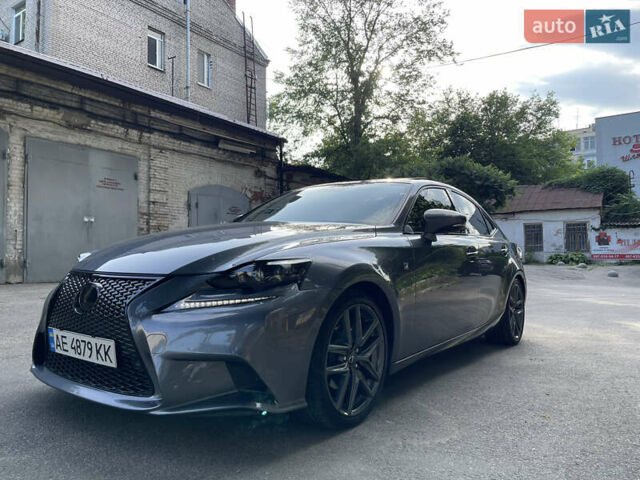 Серый Лексус ИС, объемом двигателя 2.5 л и пробегом 180 тыс. км за 15400 $, фото 1 на Automoto.ua