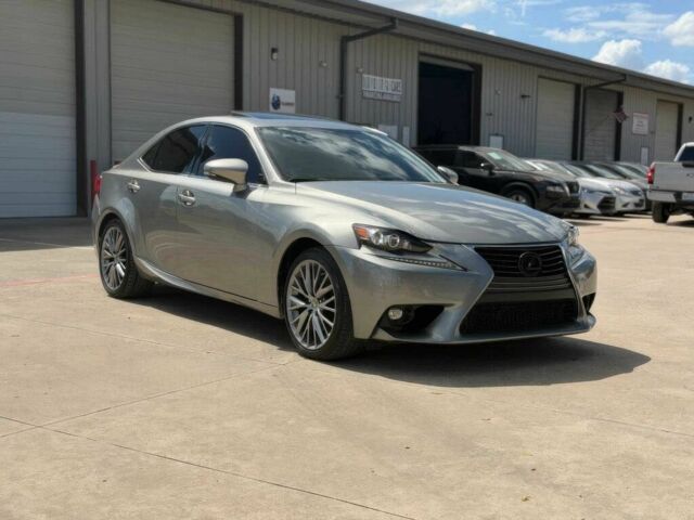 Серый Лексус ИС, объемом двигателя 2.5 л и пробегом 71 тыс. км за 3900 $, фото 1 на Automoto.ua