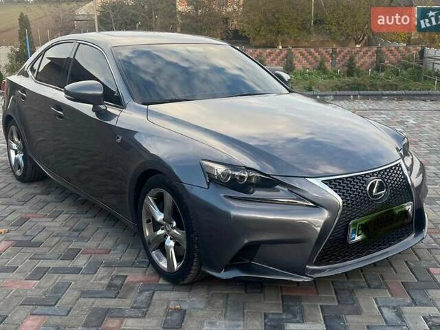 Серый Лексус ИС, объемом двигателя 2 л и пробегом 224 тыс. км за 17100 $, фото 1 на Automoto.ua