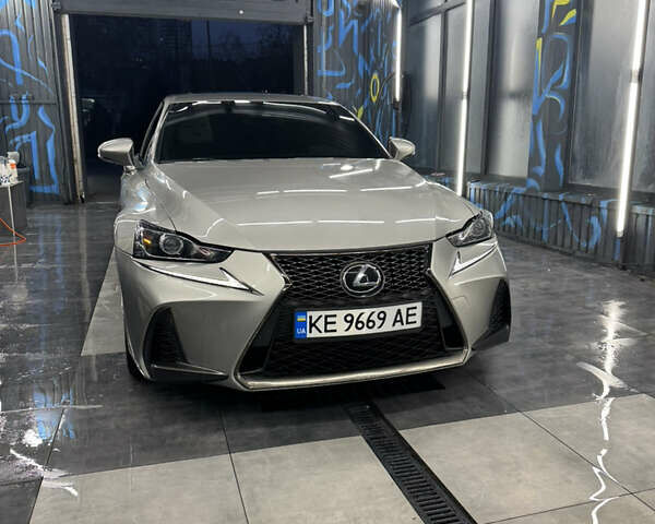 Сірий Лексус ІС, об'ємом двигуна 2 л та пробігом 145 тис. км за 23000 $, фото 1 на Automoto.ua