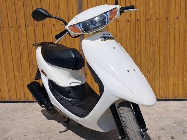 Серый Лексус ИС, объемом двигателя 2 л и пробегом 161 тыс. км за 6999 $, фото 1 на Automoto.ua