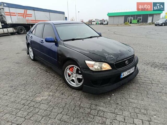 Синий Лексус ИС, объемом двигателя 1.99 л и пробегом 299 тыс. км за 3800 $, фото 1 на Automoto.ua