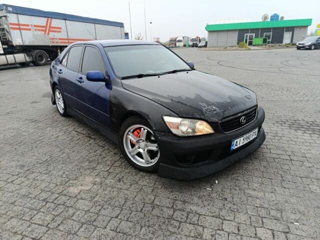 Синий Лексус ИС, объемом двигателя 2 л и пробегом 299 тыс. км за 3800 $, фото 1 на Automoto.ua