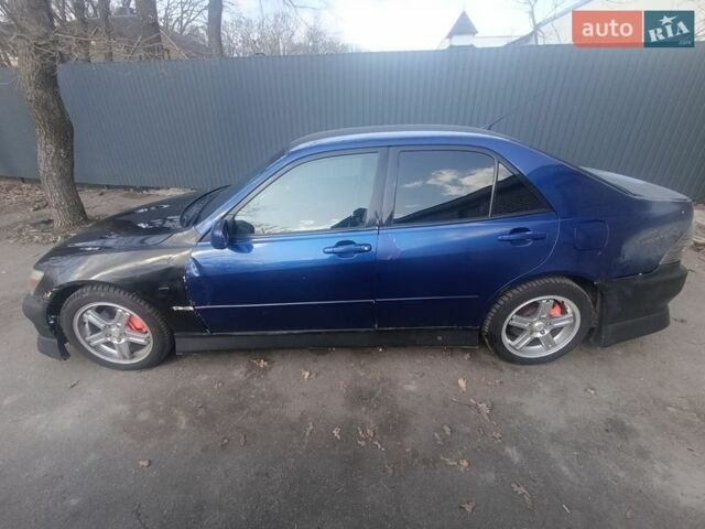 Синий Лексус ИС, объемом двигателя 1.99 л и пробегом 303 тыс. км за 3500 $, фото 1 на Automoto.ua