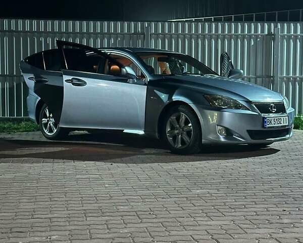 Синий Лексус ИС, объемом двигателя 2.23 л и пробегом 300 тыс. км за 5300 $, фото 1 на Automoto.ua