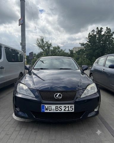 Синий Лексус ИС, объемом двигателя 2.2 л и пробегом 320 тыс. км за 3500 $, фото 1 на Automoto.ua