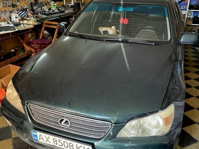 Зелений Лексус ІС, об'ємом двигуна 2 л та пробігом 0 тис. км за 2450 $, фото 1 на Automoto.ua